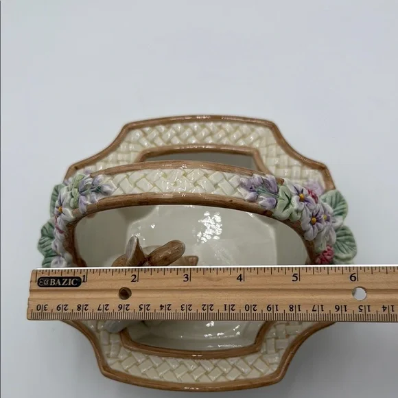 FITZ AND FLOYD ESSENTIALS BOTANICAL BUNNY BASKET WITH HANDLE - Picture 13 of 16